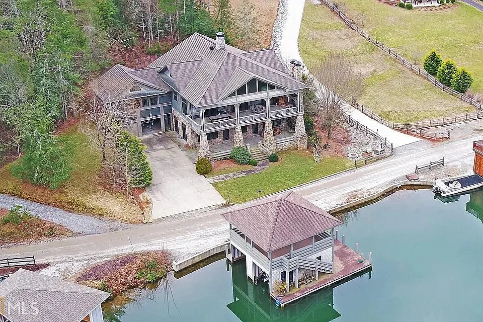 252 Bear Gap Rd