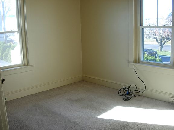 534A Raymond St. Living Room