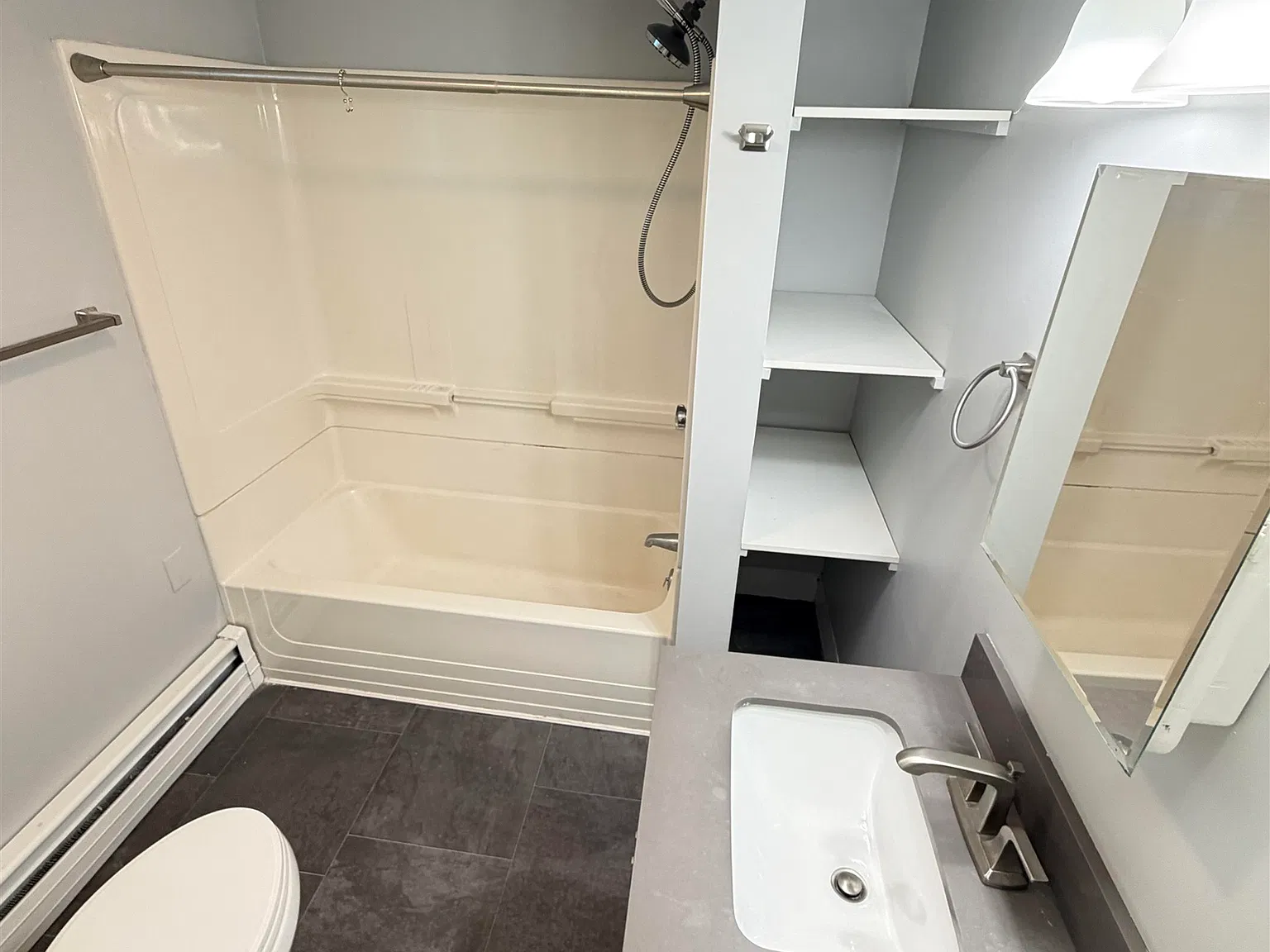 1 bed, 1.0 bath, 600 sqft, $1,600 — Photo 3