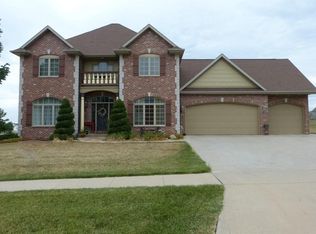 1116 Edgewater Dr, Pella, IA 50219