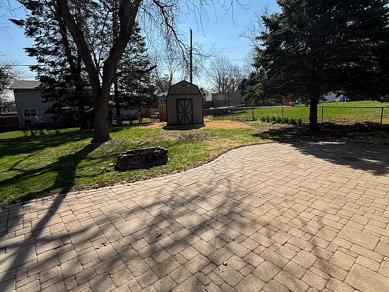 1115 Surrey Rd — Photo 33