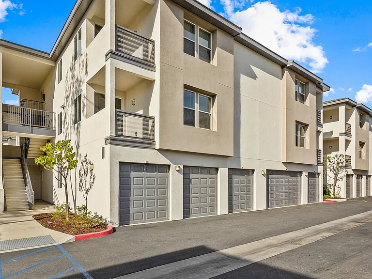 LuxLiv Apartments — Photo 18