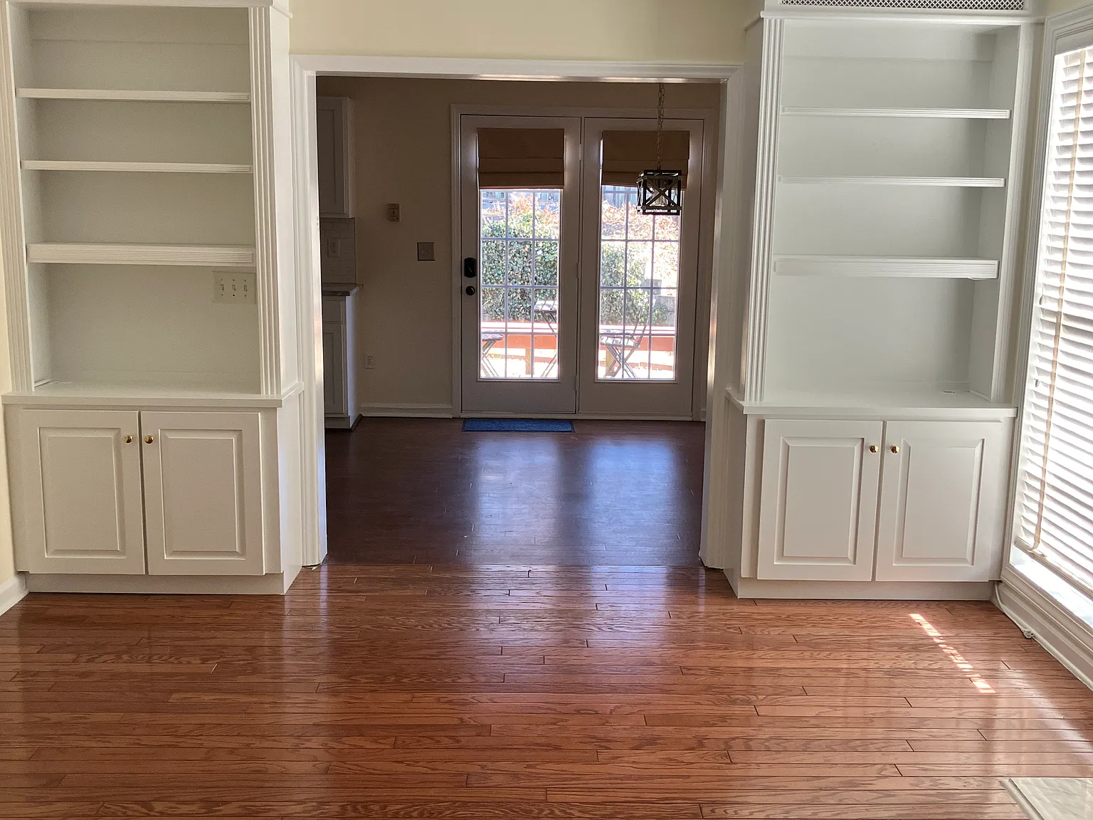 3 bed, 2.5 bath, 1970 sqft, $2,280 — Photo 4