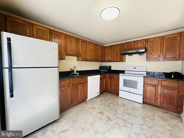 2 bed, 2.5 bath, 1500 sqft, $2,550 — Photo 3