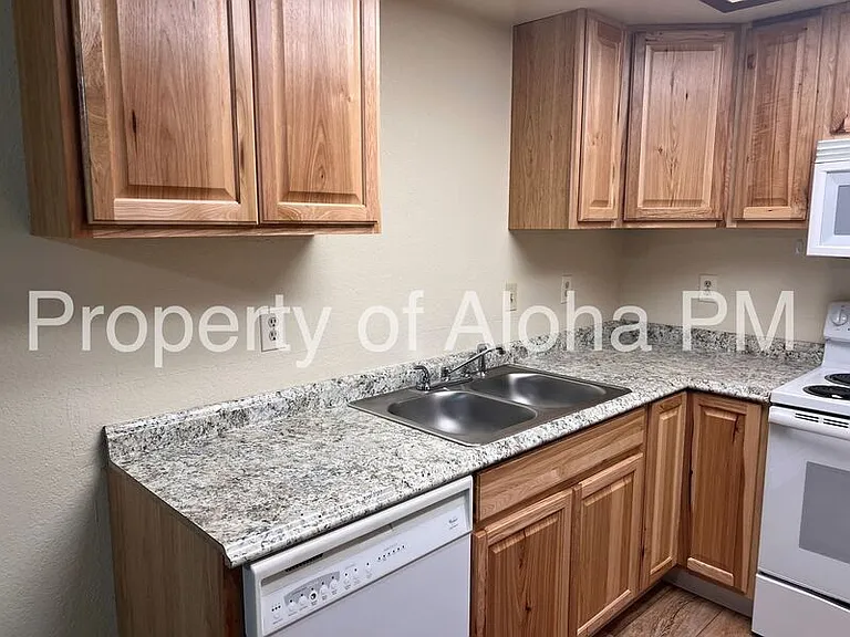 10490 W Seneca — Photo 7