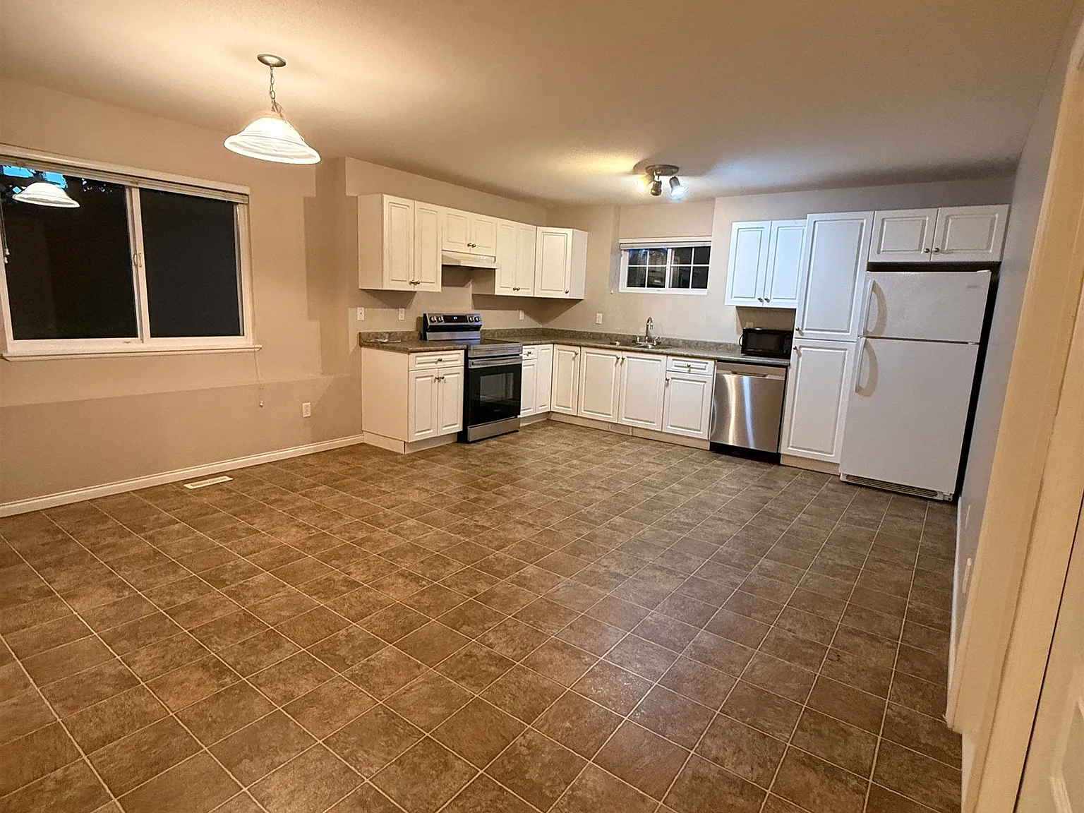 2 bed, 1648 sqft, $1,750 — Photo 4