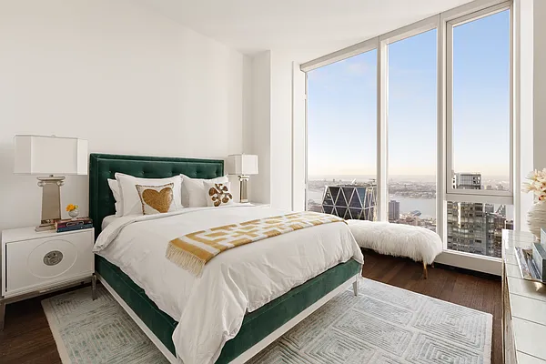 Rented by Compass | media 9