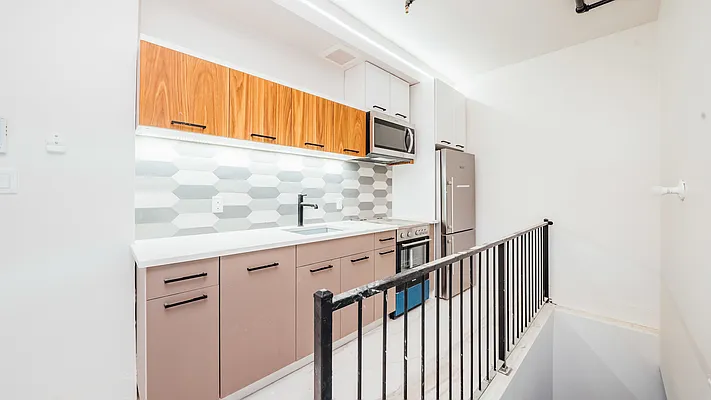 Rented by Nooklyn NYC LLC | media 24