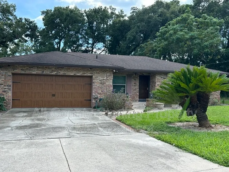 3 bed, 2.0 bath, 1686 sqft, $2,150 — Photo 2