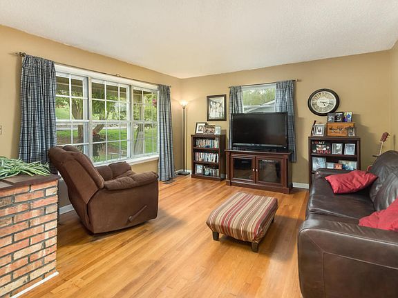 3rd image of 149 Janie Ave