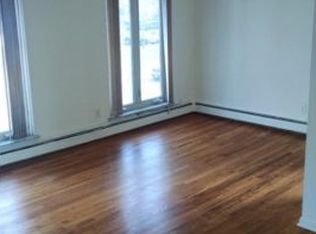 424 Plateau Ave, Fort Lee, NJ 07024