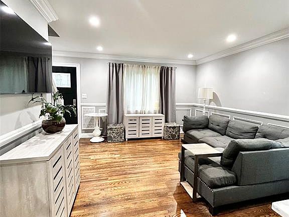 5th image of 21 Blanche Ct