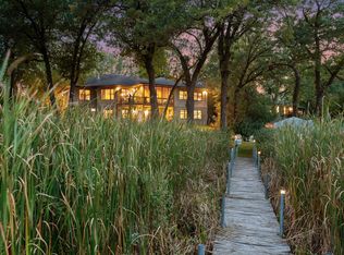 19900 Cottagewood Rd, Excelsior, MN 55331