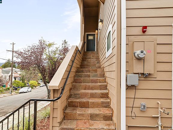 2nd image of 3426 Pierson St