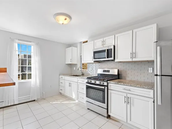 221 Angelique St #2, Weehawken, NJ 07086