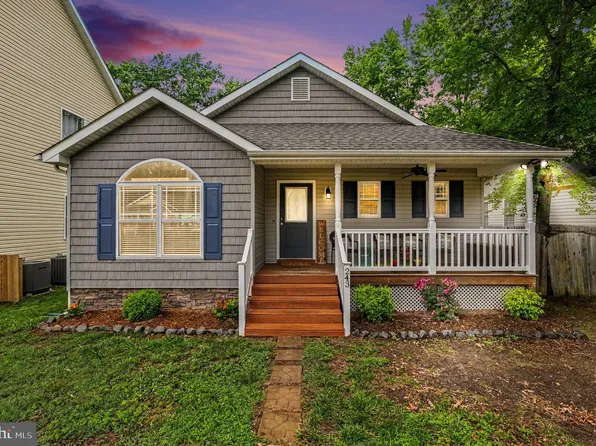 243 5th St, Colonial Beach, VA 22443