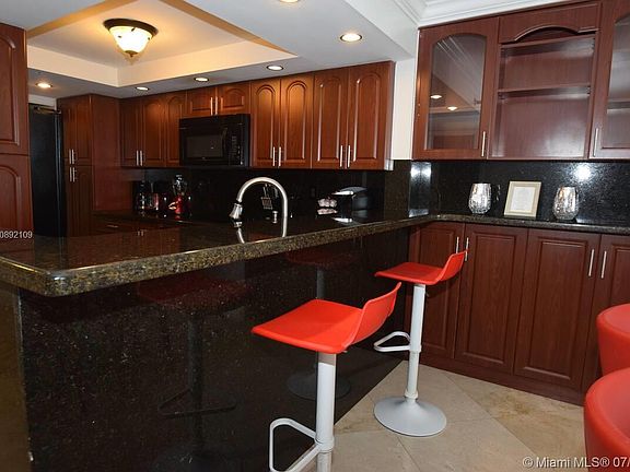 5th image of 1717 N Bayshore Dr Unit A-3937