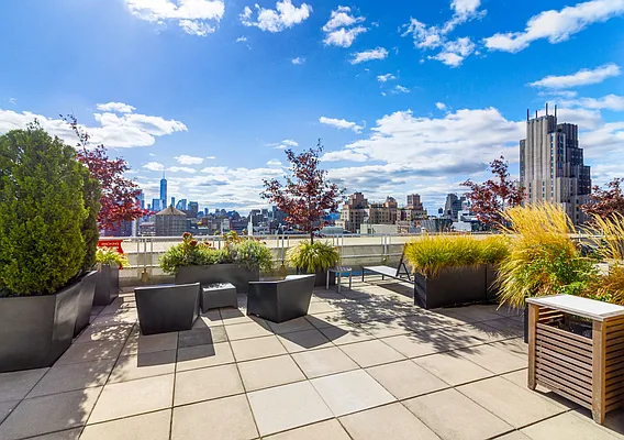 Sold by SR8 REALTY LLC | media 18