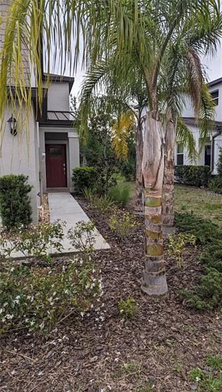 3 bed, 2.5 bath, 1801 sqft, $2,450 — Photo 2