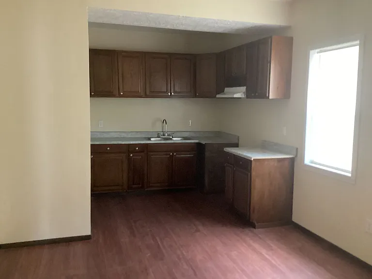 1107 Walnut St — Photo 5