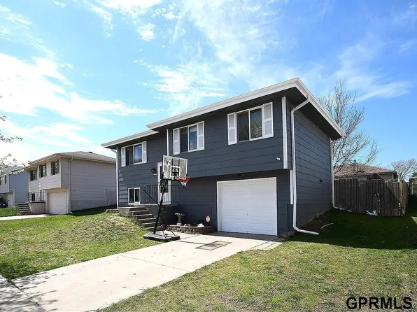 2109 NW 54th St, Lincoln, NE 68528