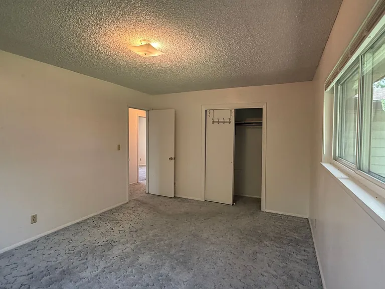 2636 Hickory Dr — Photo 17