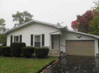 1610 W Chestnut St, Robinson, IL 62454