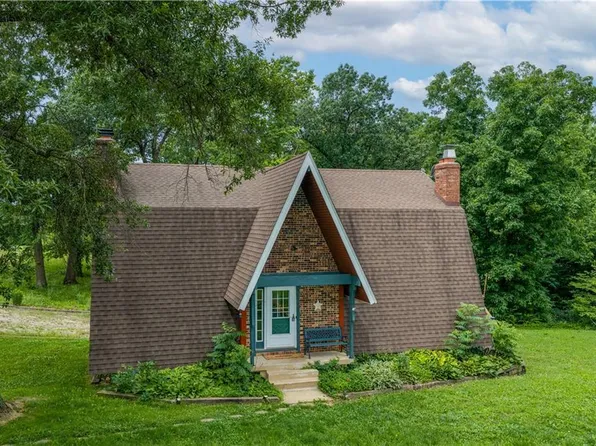 1017 Ne 250 Road, Knob Noster, MO 65336