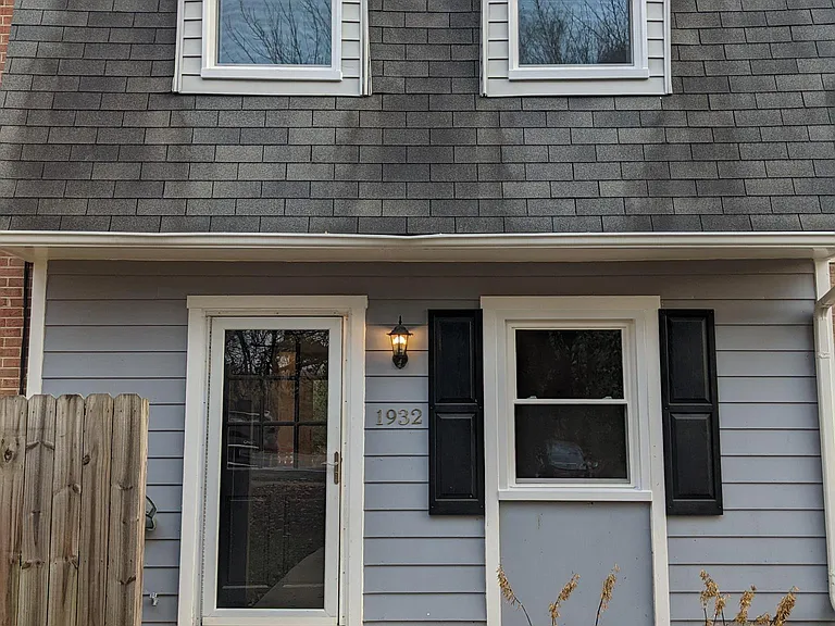 1932 Abbey Ln — Photo 1