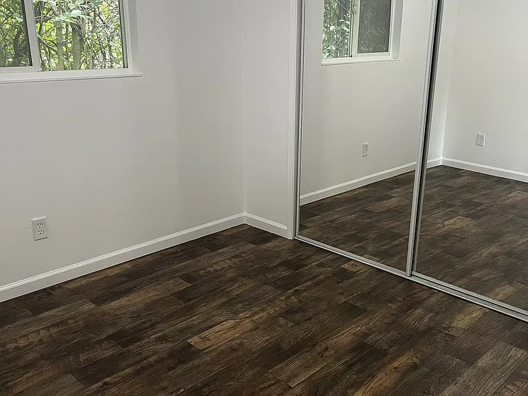307 S E St #12 — Photo 10