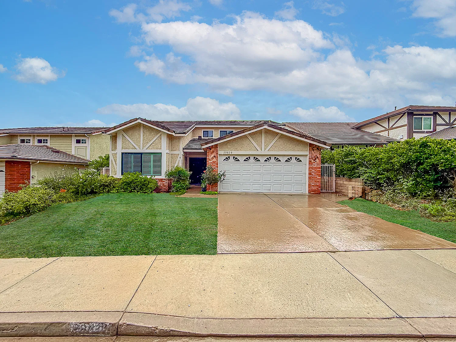 4 bed, 2430 sqft, $6,950 — Photo 2