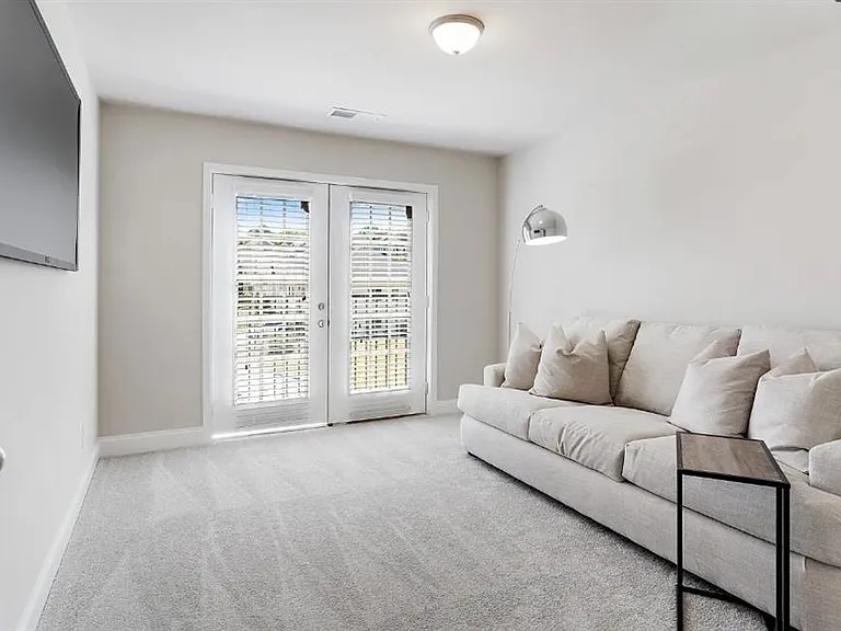 1905 Manor Pointe Dr — Photo 14