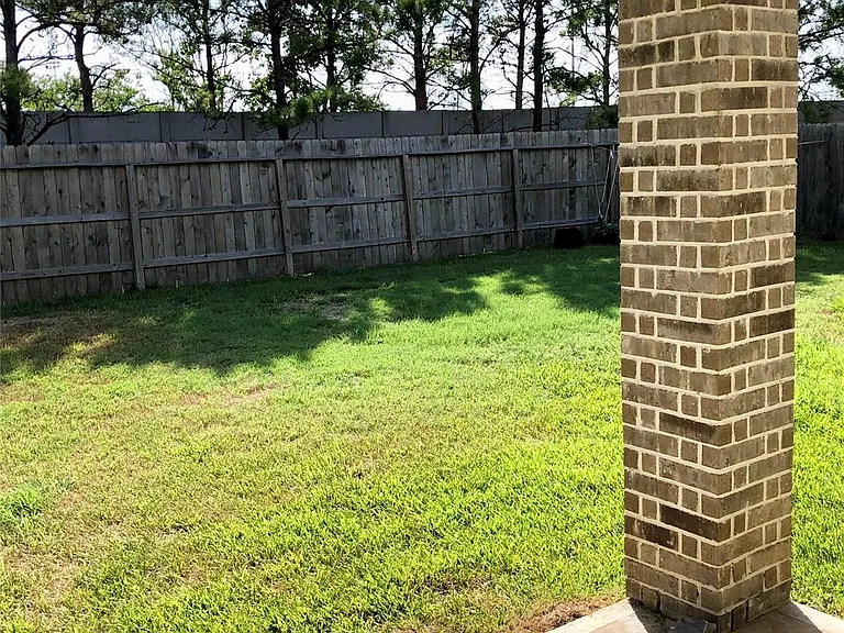 520 Pedernales St — Photo 23