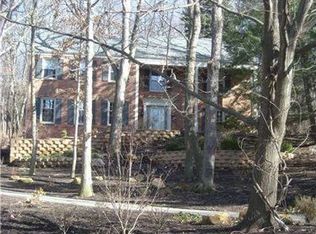 302 Wildberry Rd, Pittsburgh, PA 15238