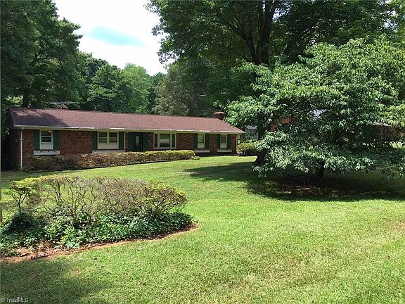 2nd image of 304 Shadowood Dr