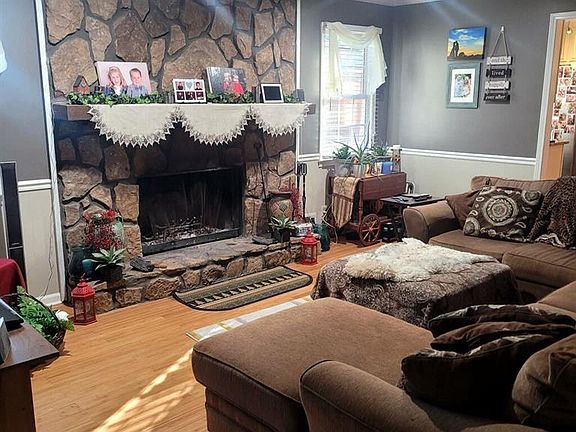 2nd image of 313 Chattahoochee Way