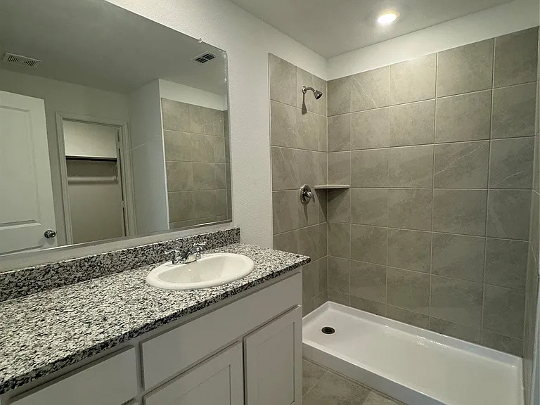 6533 Middlebury Dr — Photo 19