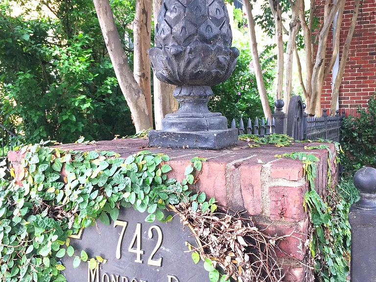 Easy walk to The Beltline and Piedmont Park!