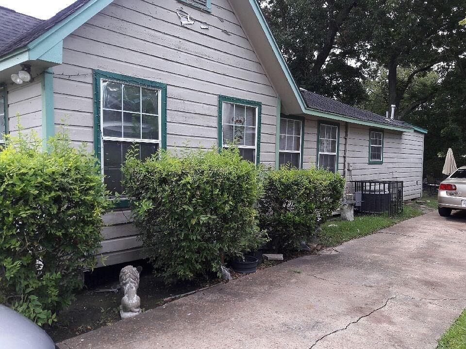 1st image of 428 Neyland St