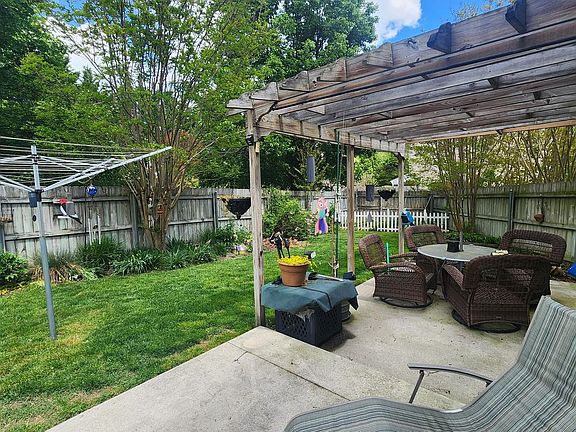 3rd image of 1501 Fawn St