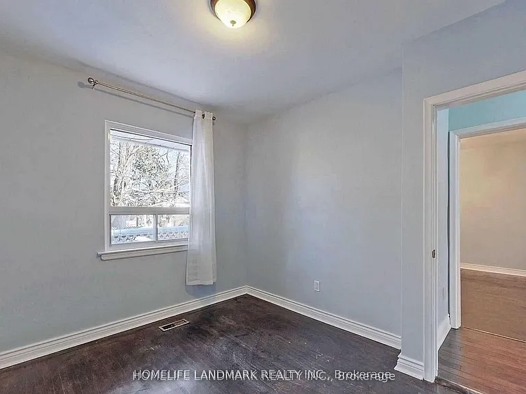 381 Osiris Dr — Photo 8