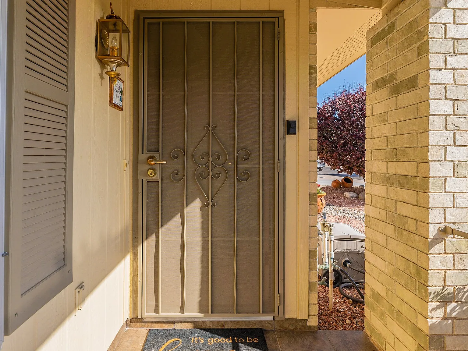 2 bed, 1997 sqft, $2,100 — Photo 2