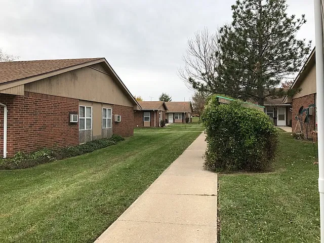 Virginia Manor — Photo 1