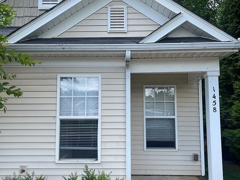 1458 Harpers Inlet Dr — Photo 1