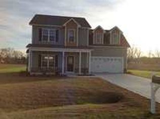 402 Fawn Meadow Dr, Richlands, NC 28574