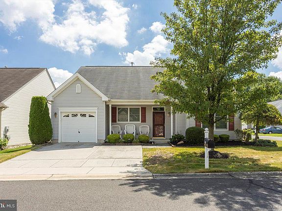 2nd image of 501 Penn Oak Turn