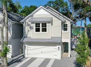 55 Sherry Dr, Atlantic Beach, FL 32233