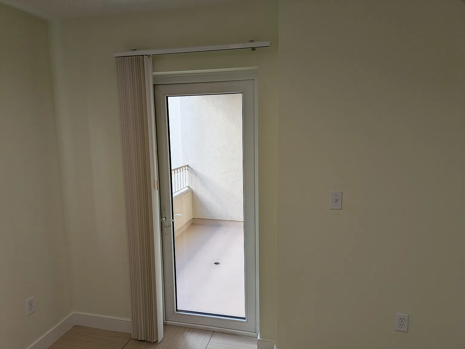 1 bed, 975 sqft, $3,050 — Photo 3