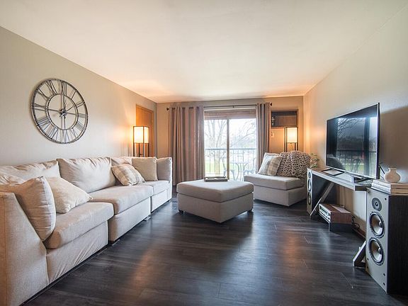 3rd image of 4419 S Greenridge Cir Unit F