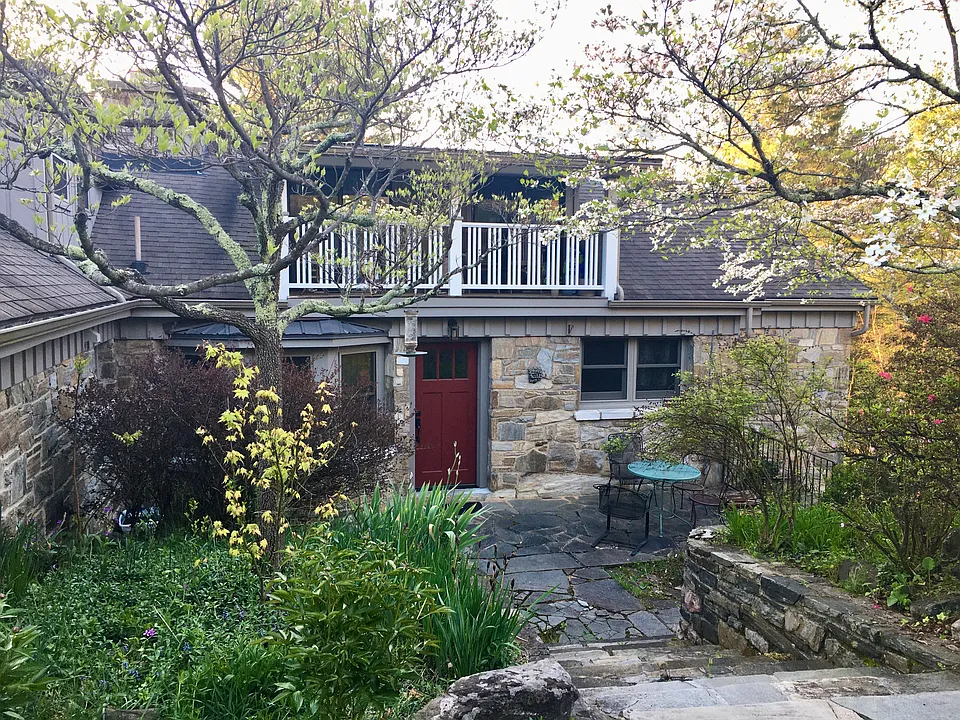 126 Iris Ln #1